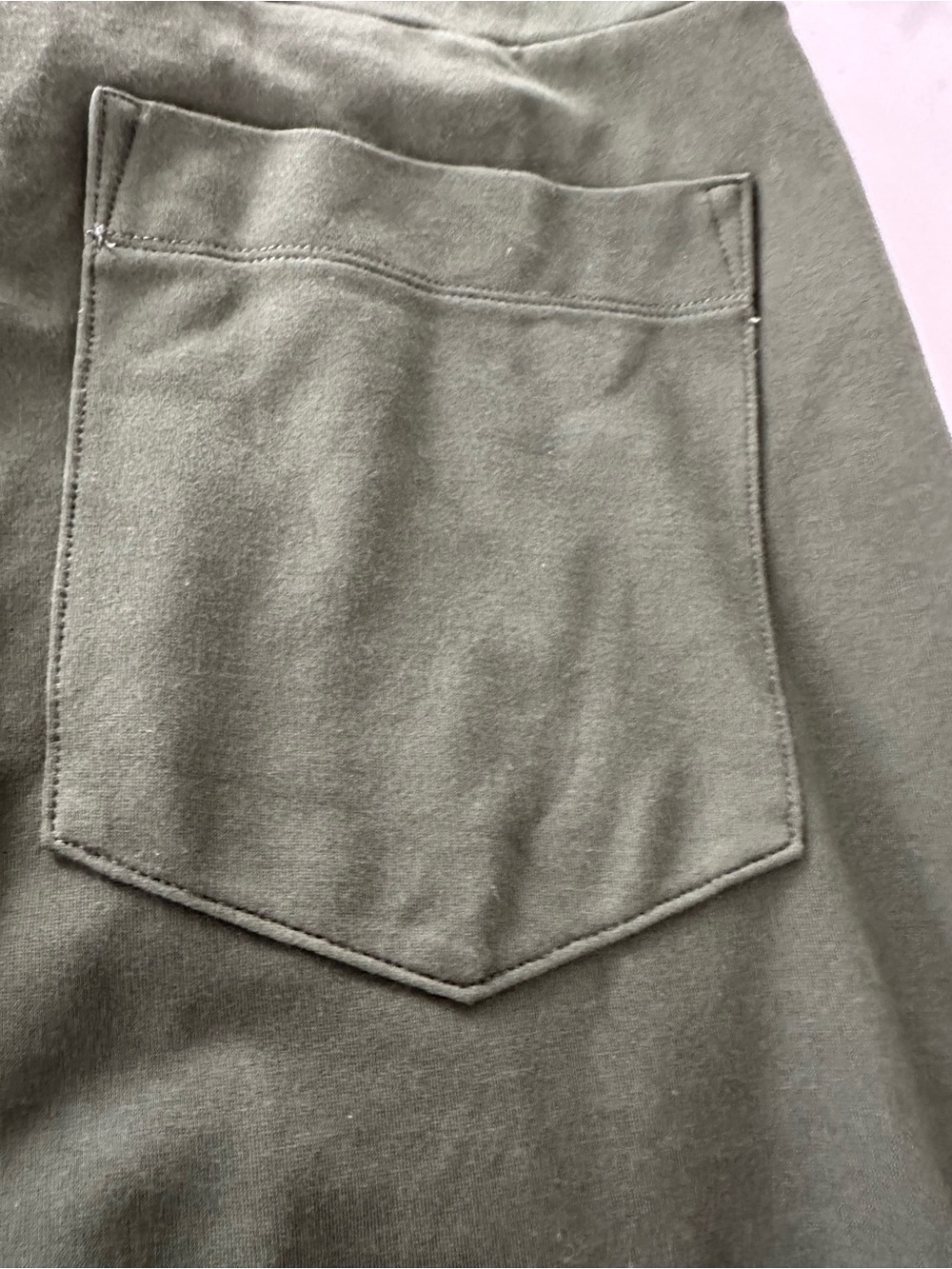 Cabi Chargo Olive Green Wide Leg Cargo Pants. - Picture 8 of 9